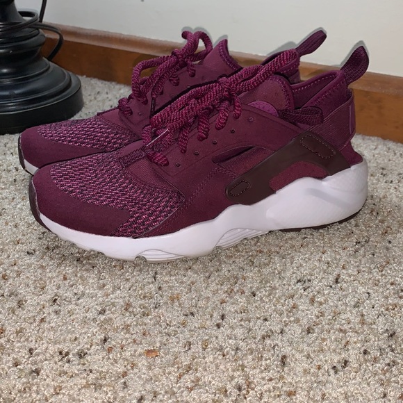 Nike Air Huarache Sneakers Maroon- Size 8 - Picture 1 of 8